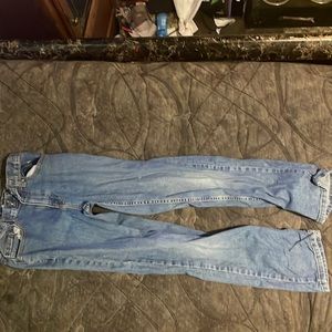 Hi I’m selling 3 pair of pants